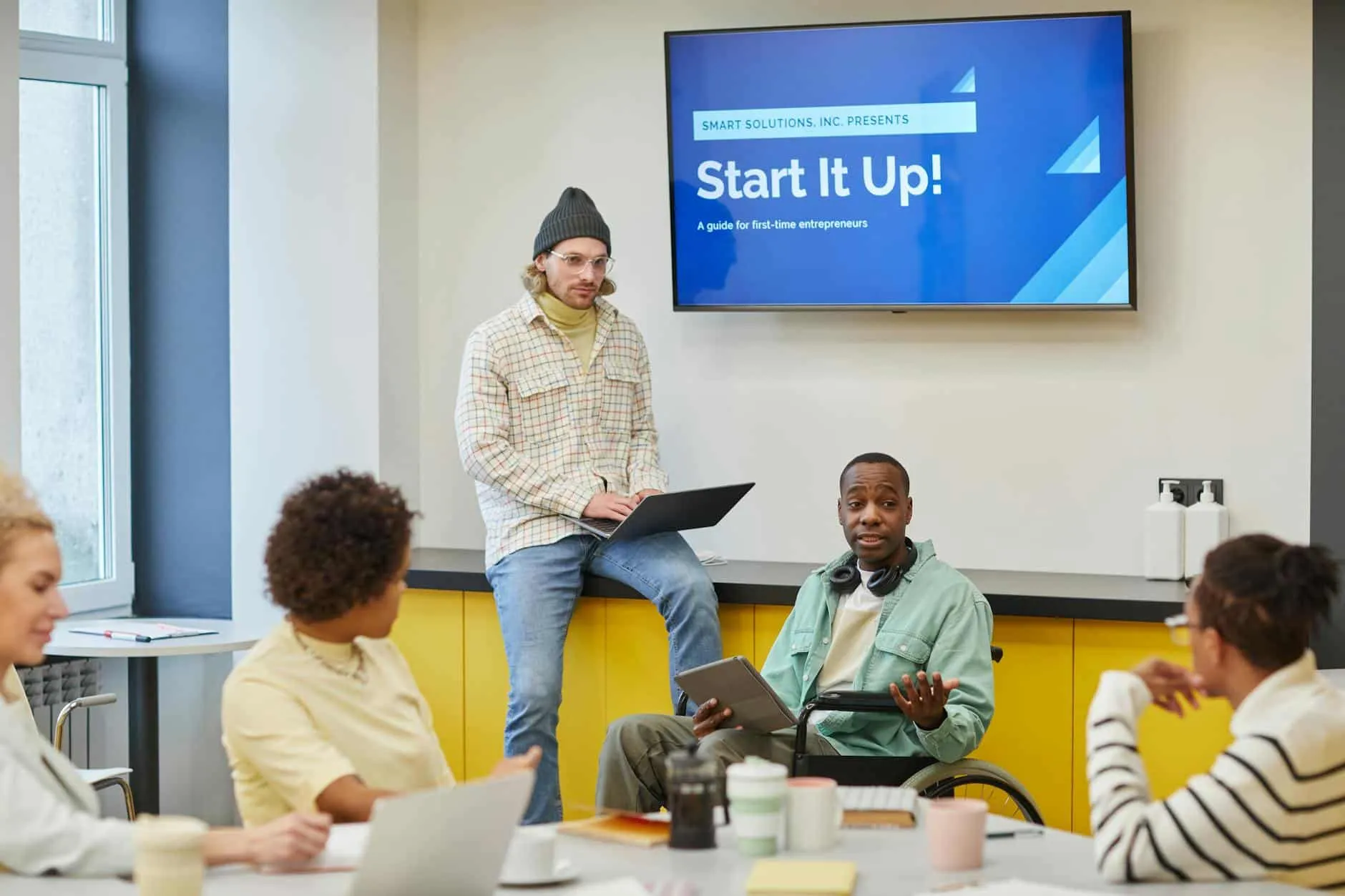 Marketing Digital para Startups en Medellín: Guía Completa con Presupuesto Limitado